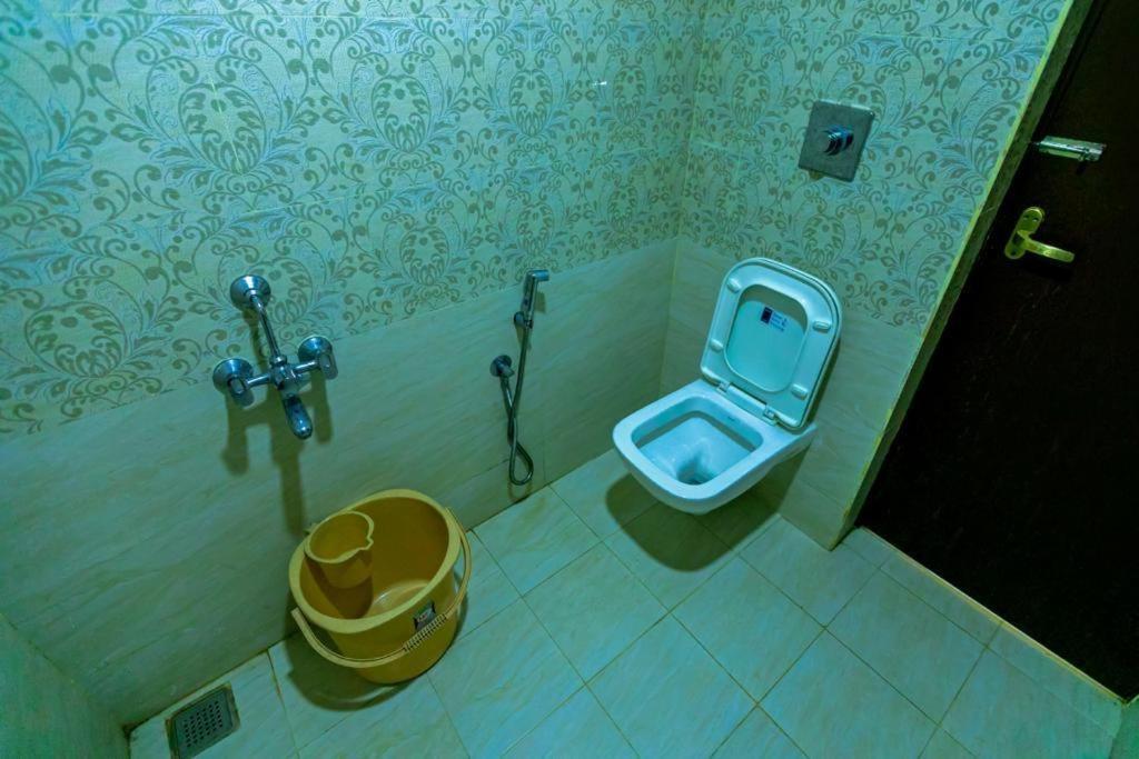 Appartement Dreamland Retreat With Swimming Pool à Kottakuppam Extérieur photo